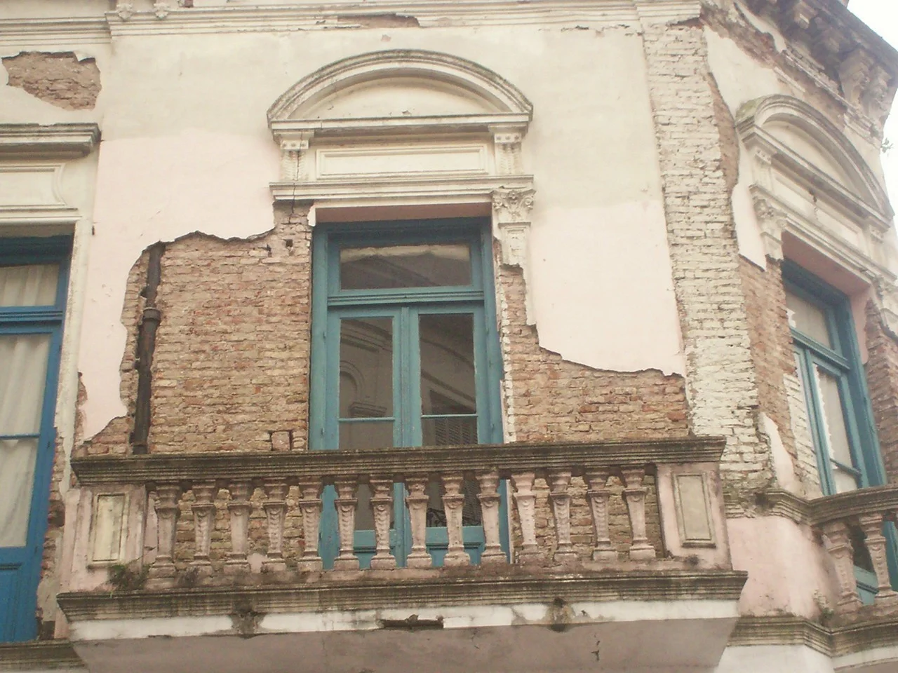 hostelcolonial:

Reciclando


(via hostelcolonial)