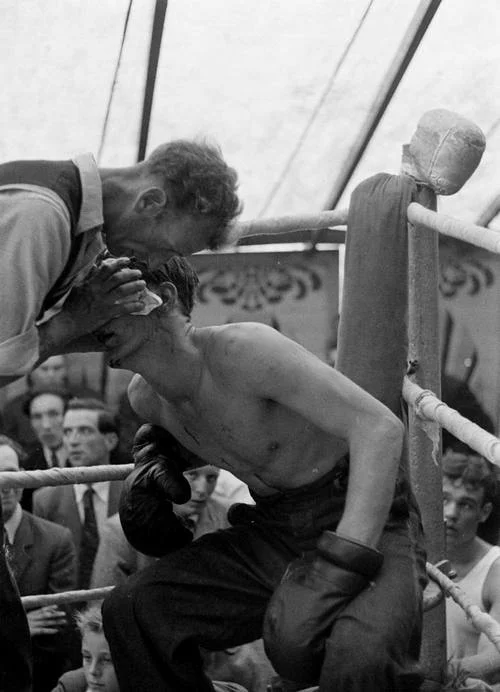 Welsh booth boxing, Carl Mydans, 1955.