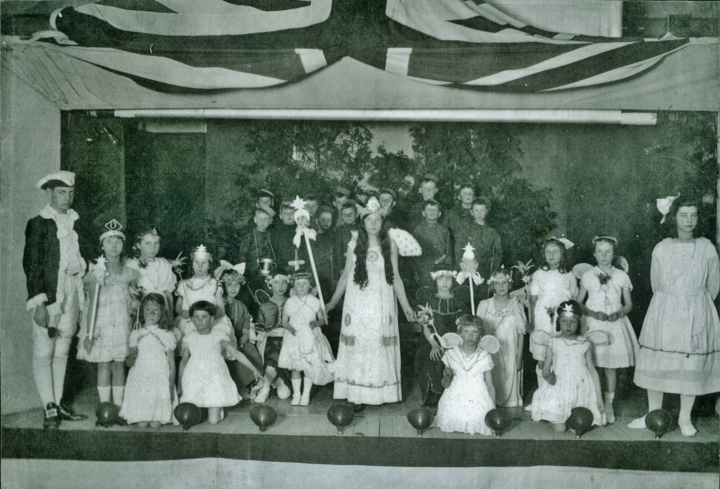 1918 Deloro Hall, Christmas Concert
