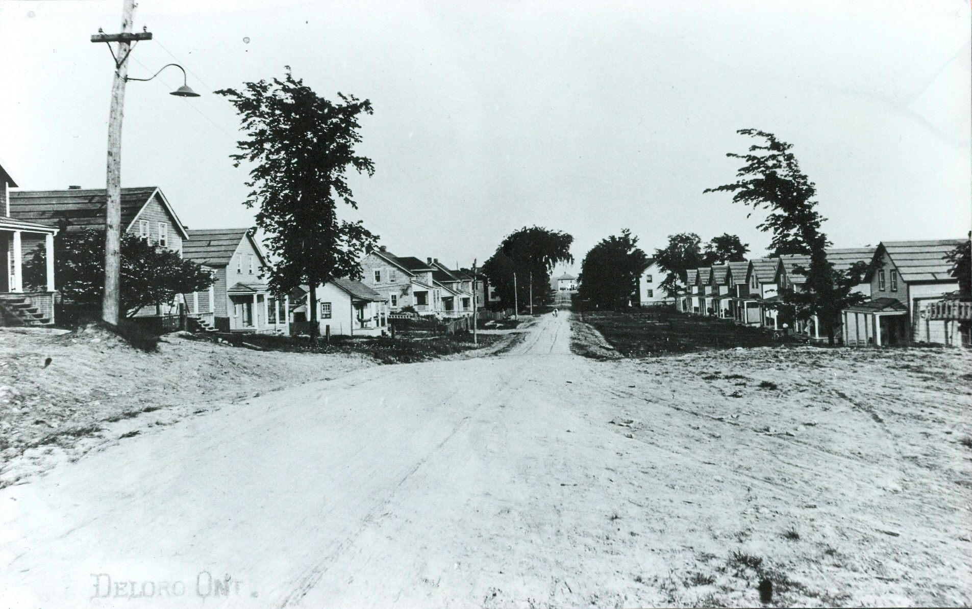 1948 O'Brien St. (looking south)