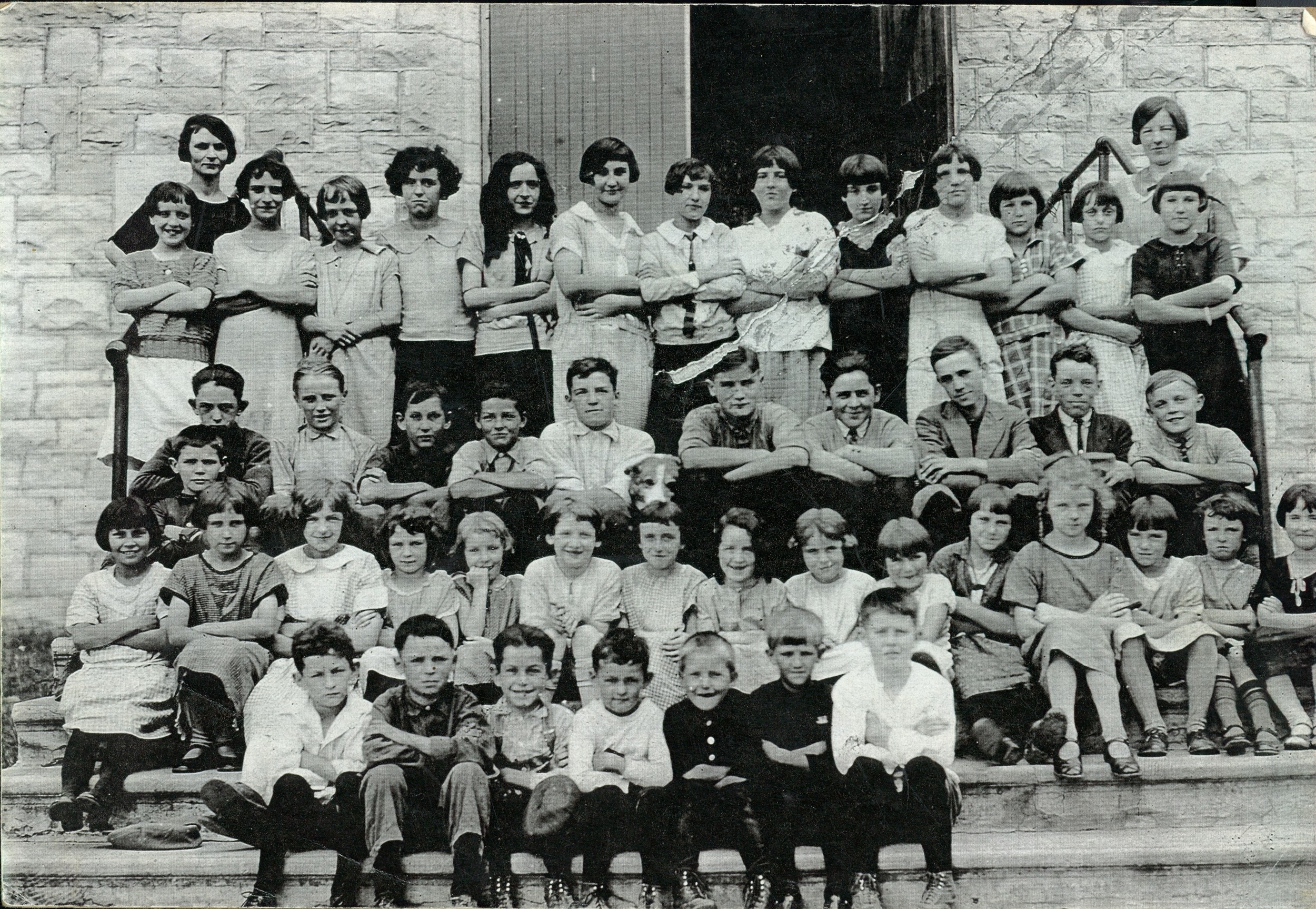 1923? Known students: Marguerite Phillips (Doyle), leo O'Connor & William Shannon. Teachers - Jean O'Connor (O'Neill) on left, Florence Auger on right