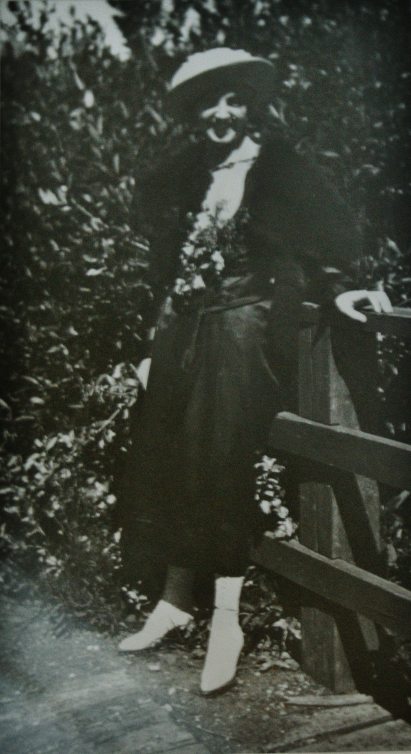 vIOLET dEACON