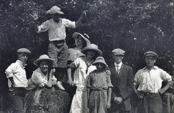 Crowe Lake - Florence, Bob, Jones Girls, Harold Parker, Stewart & Hubert Jones