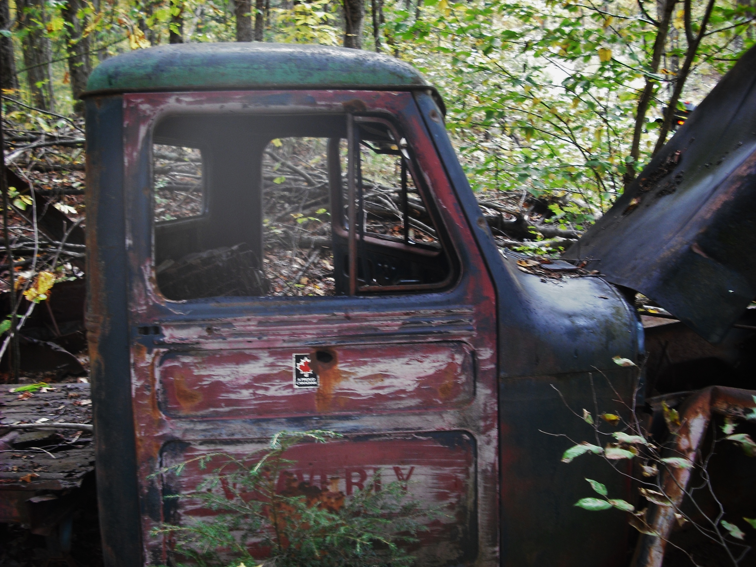 John Croskery wrote: "Came across this old jeep north of Mazinaw lake. Name on the door is Vern Caverly Marmora".