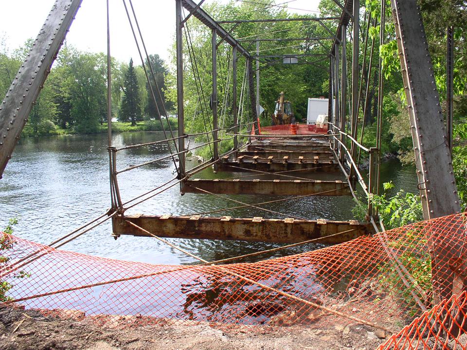 rEMOVAL OF THE OLD BRIDGE ON rIVERVIEW cRESCENT