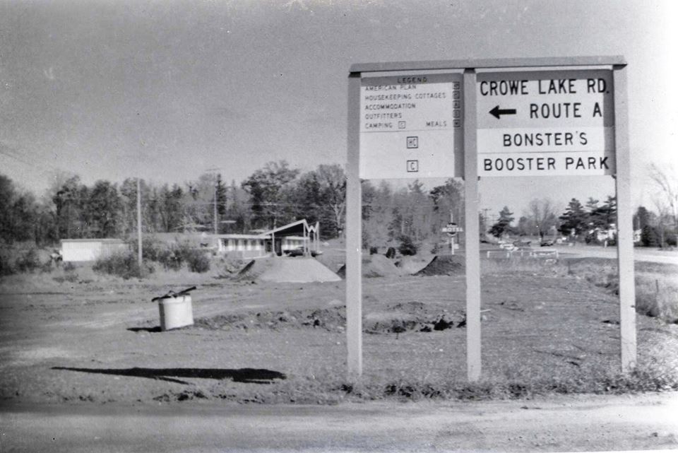 Lloyd Eady's Nuavolon motel and the misspelled road sign