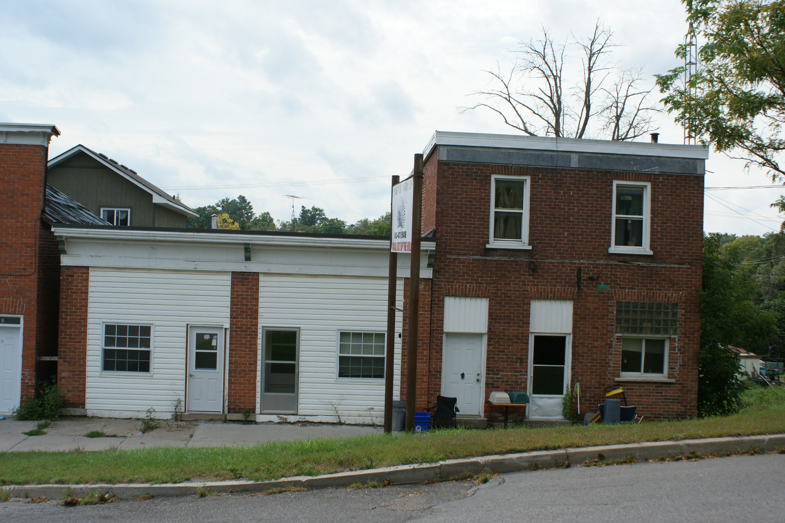 lEGION bUILDING ON RIGHT, 9 mCcGILL sTREET, mARMORA