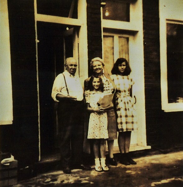 George Aunger, Catherine Way, Arlene & Pat Aunger 1950