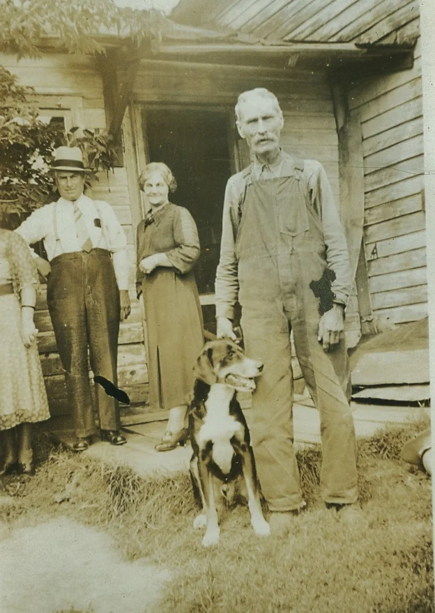 Tom Vansickle with his parents, Annie and John
