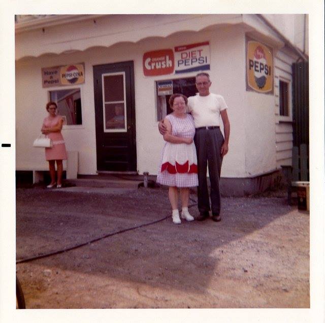 Rosalie & Elgin Ellis 1972.jpg
