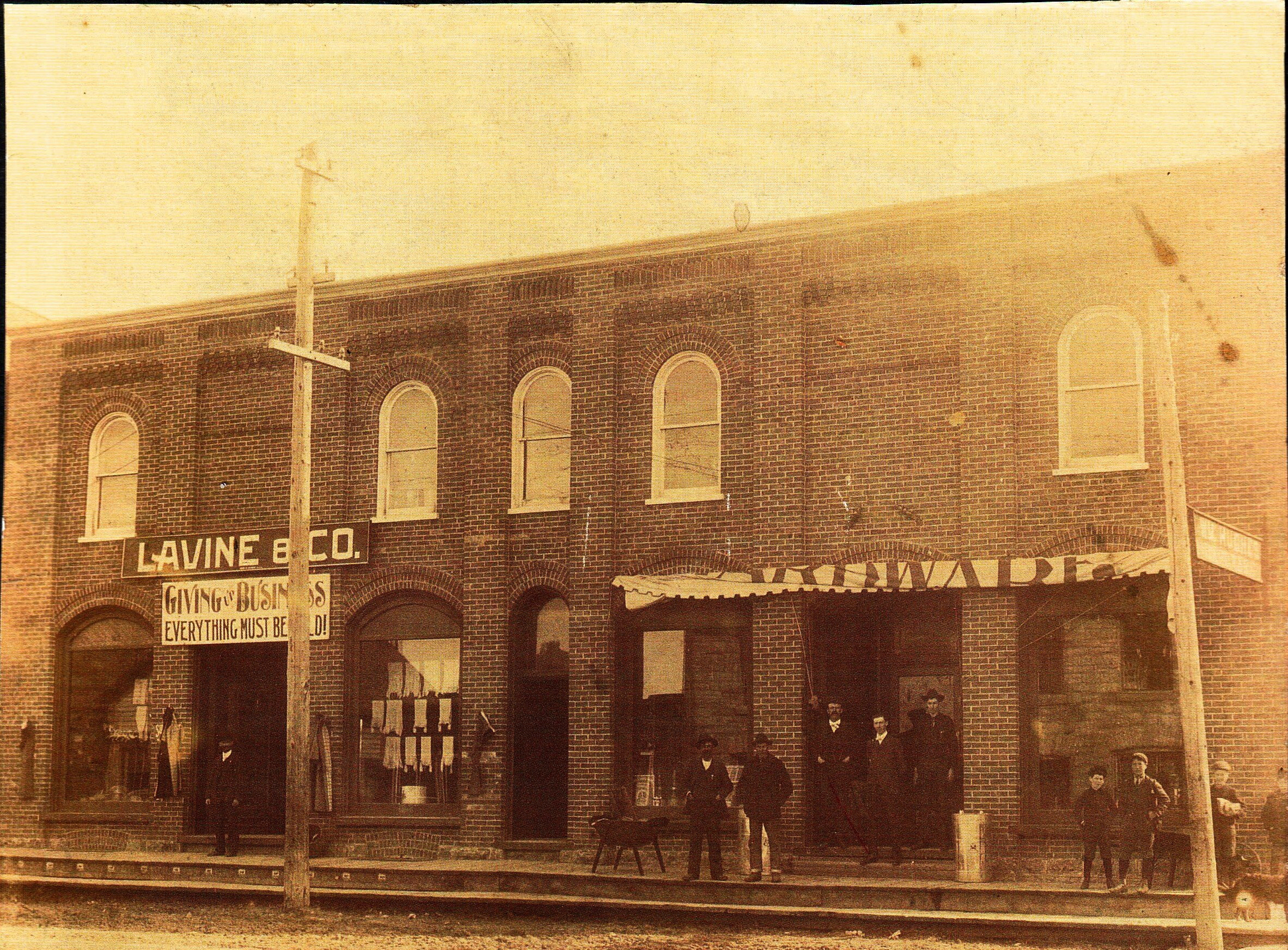 1923