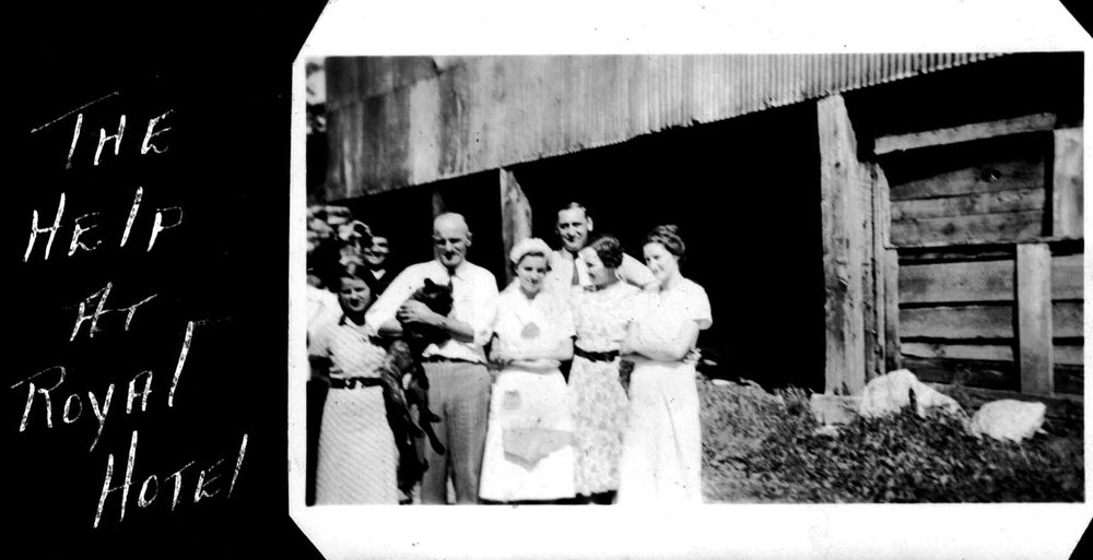 Marmora Royal Hotel staff, 1935.jpg