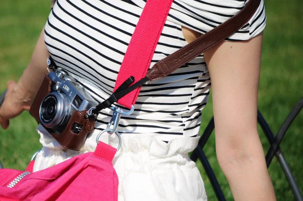 person-woman-camera-summer.jpg