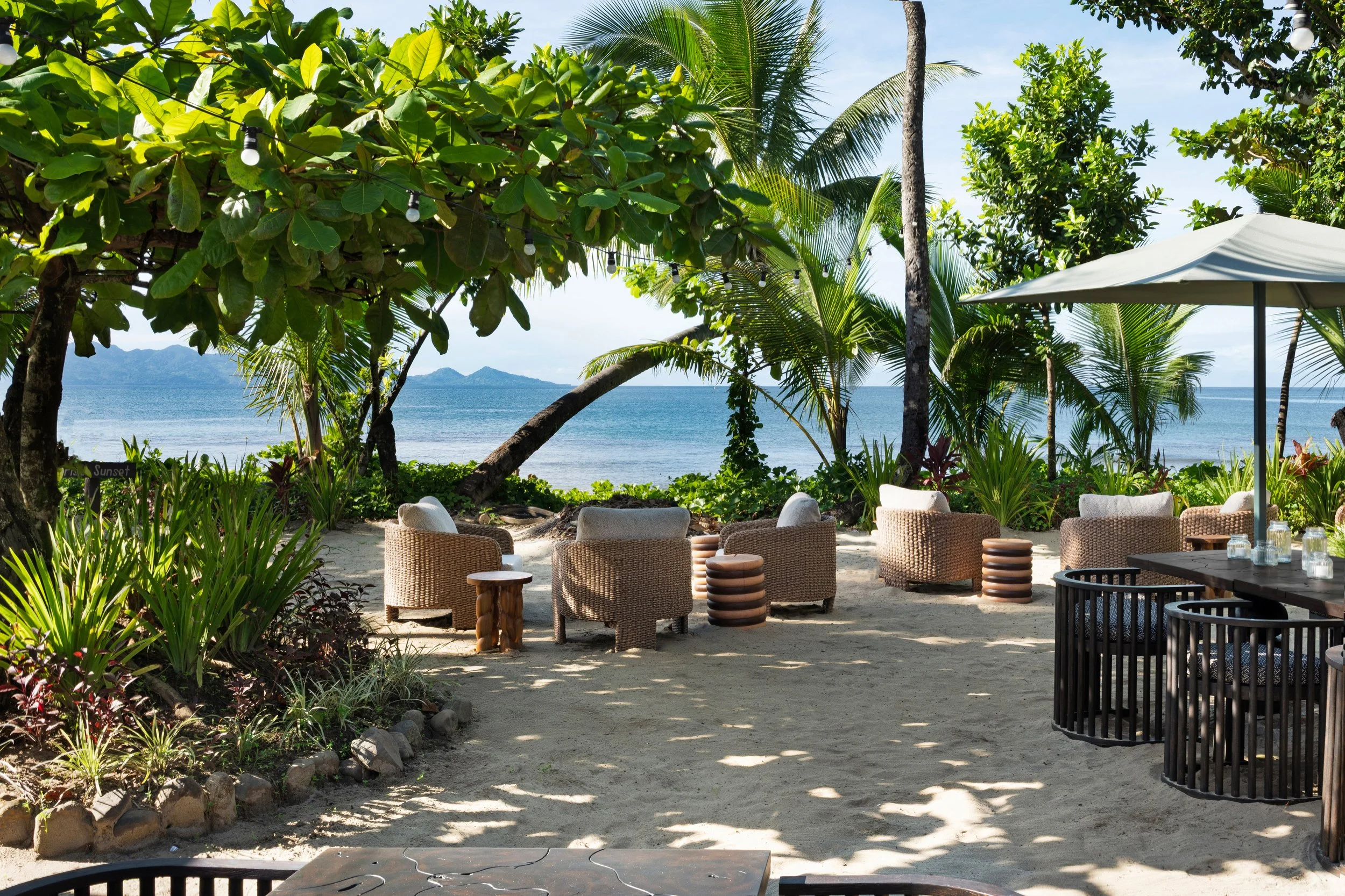 16 Nanuku Resort Pool Bar_Parisa OConnell.jpg