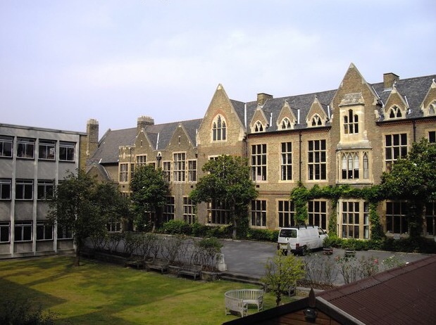 Photo of Godolphin and Latymer school.