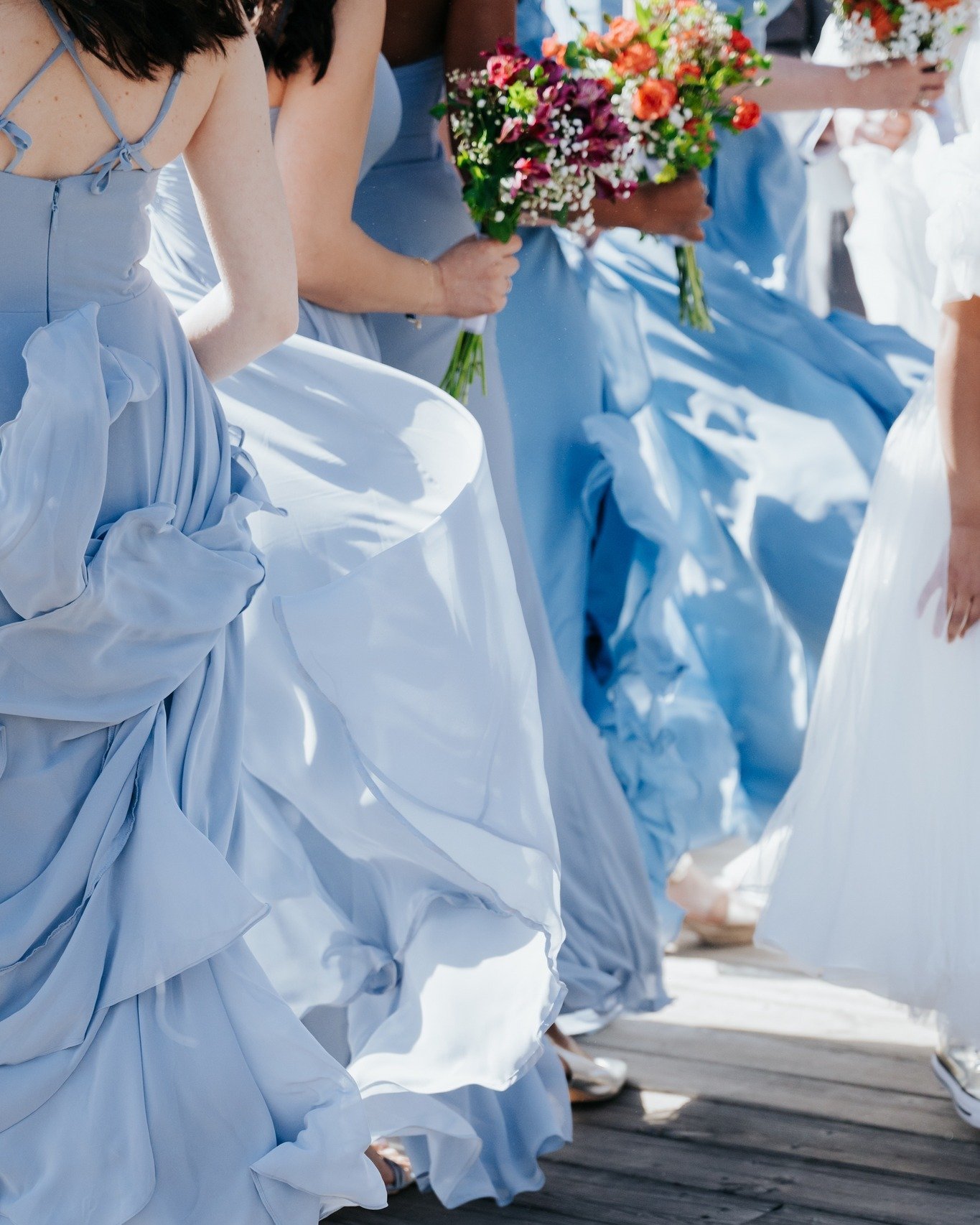 flowy dresses and pretty flowers 💙💐

#lehighvalleyphotographer #phillywedding #phillyweddingphotographer #paweddingphotographer #weddinginspo