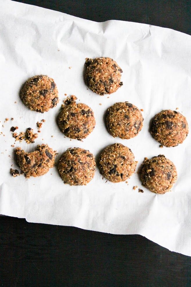 Raw Vegan Chocolate Chip Cookies this weekend! 