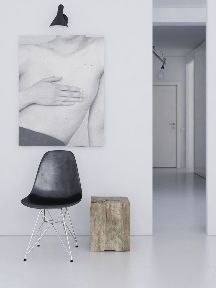 blogmilkblog.com SINGLE LARGE ART- go for the minimalist approach and only hang a few charming pieces here and there. One large piece of art has a bold impact on any space. 