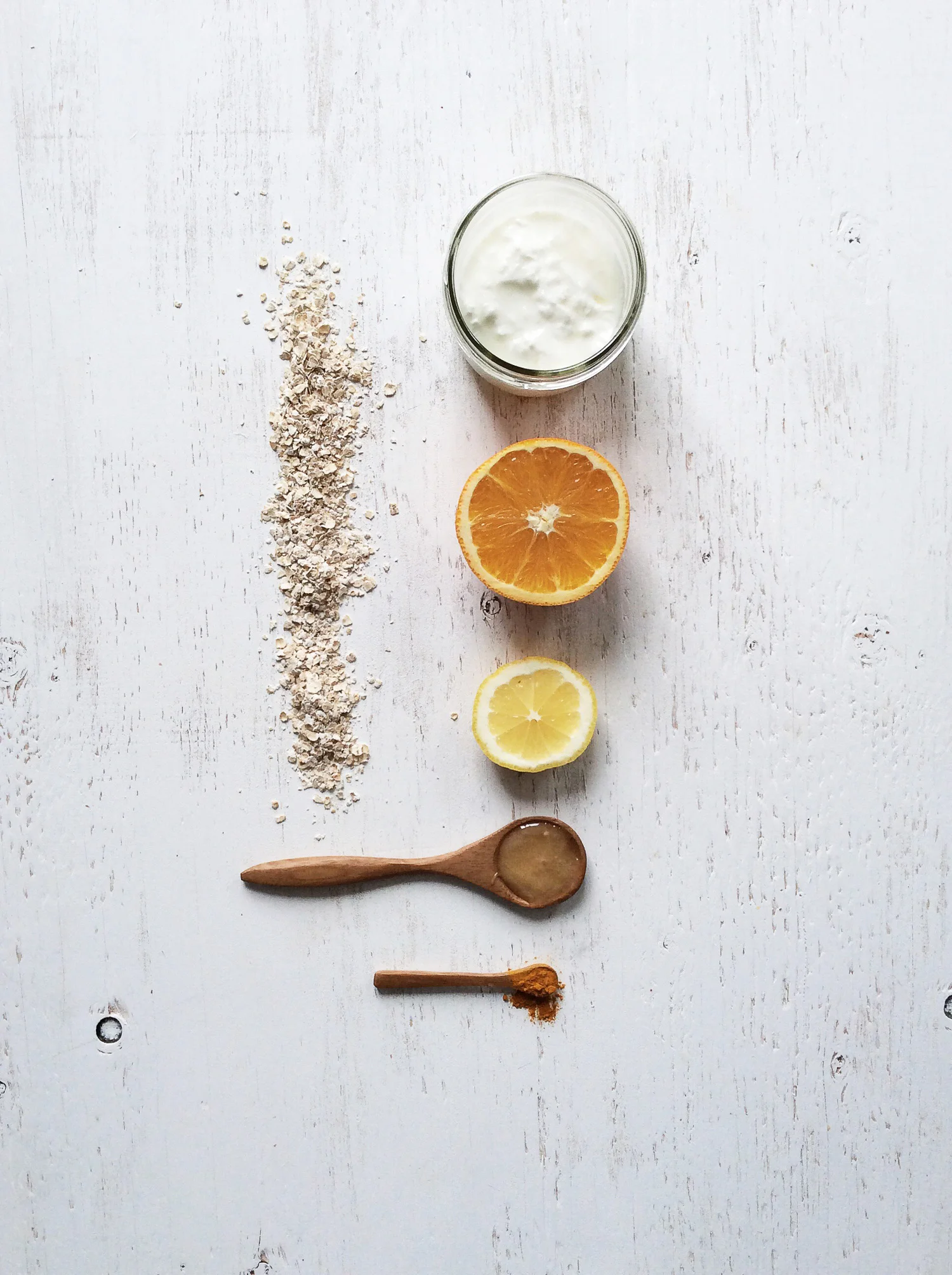 DIY ORANGE TURMERIC REVITALIZING FACE MASK 