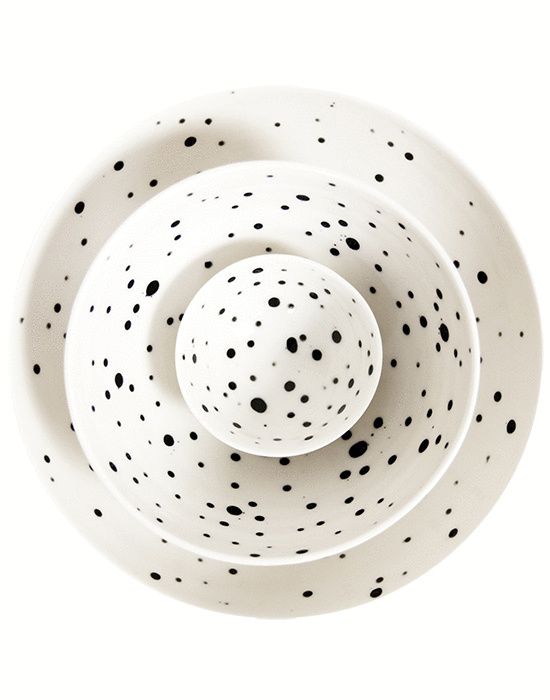 Pretty spotted nesting bowls (for the pretty summer home). 
