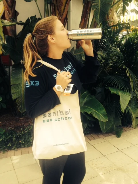 Check out Emily being super sustainable with her reusable bag and water bottle! 