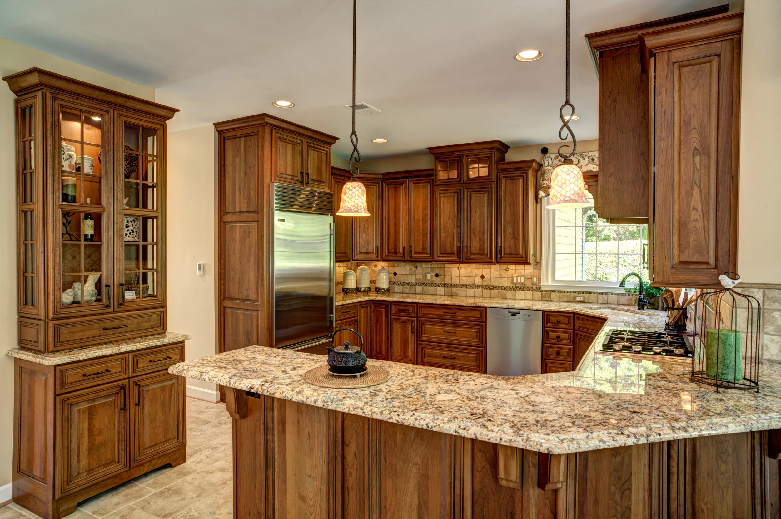 Kitchen 2.jpg