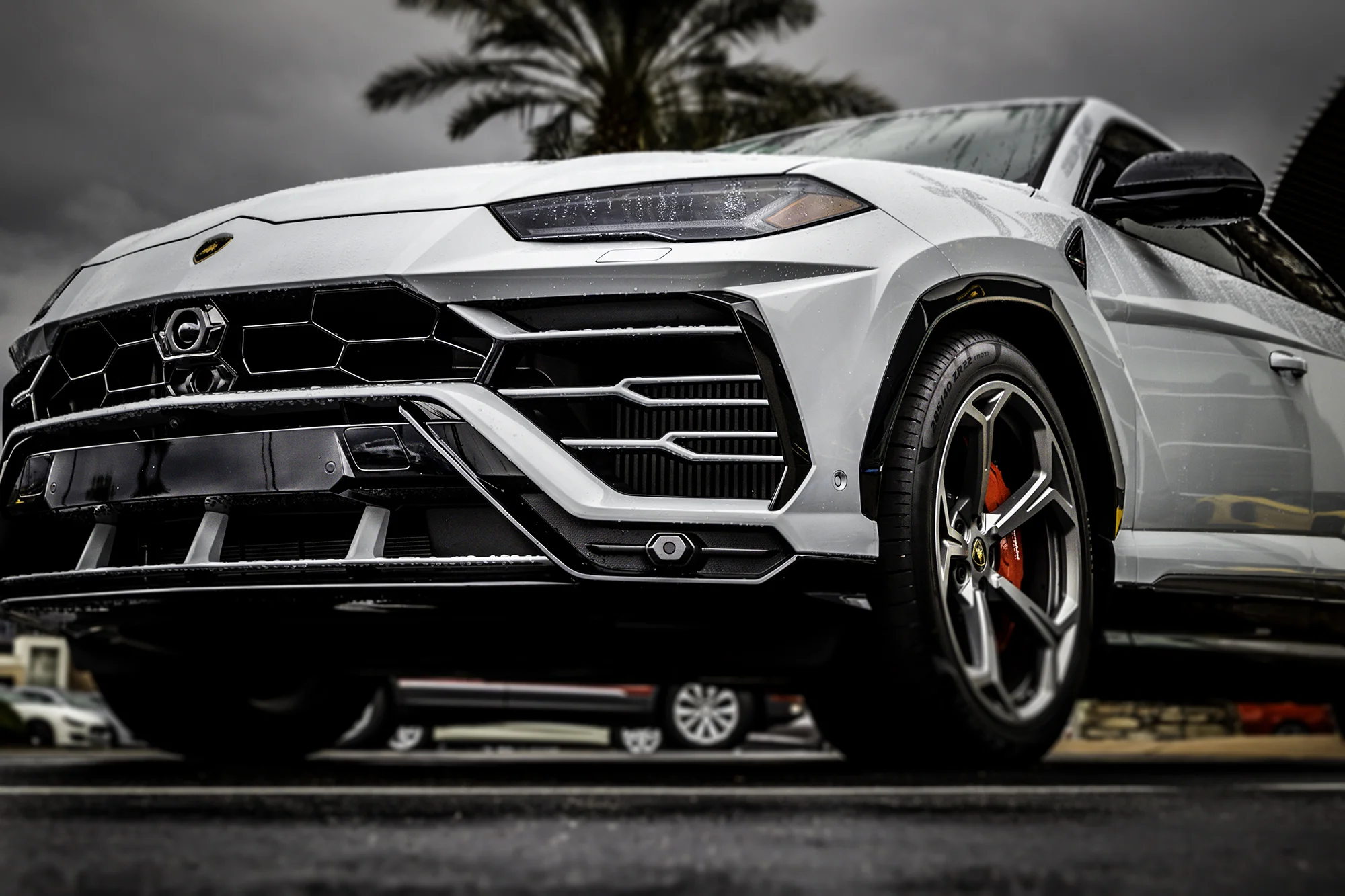Lambo Urus.jpg