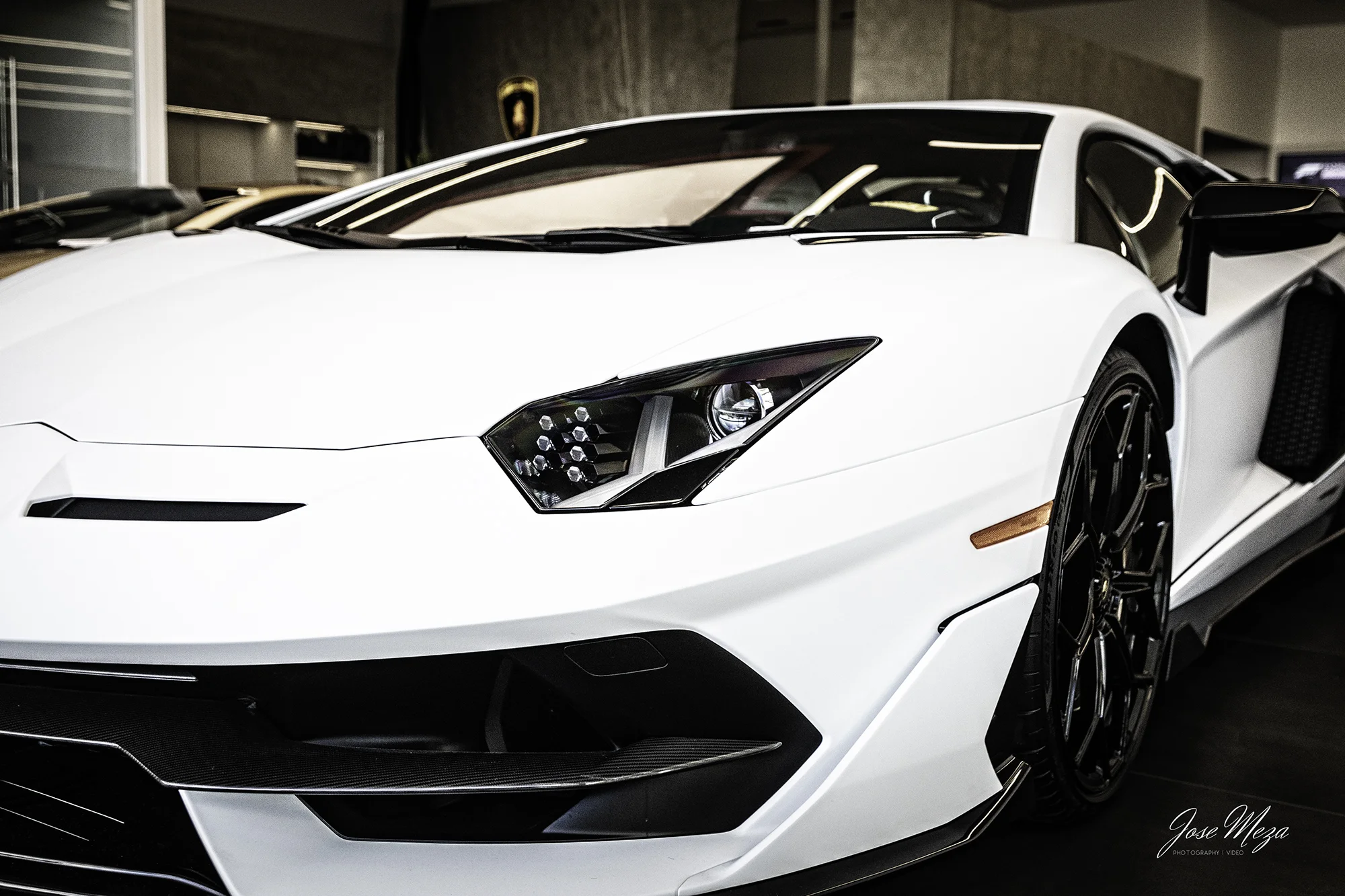 Lamborghini White SVJ.jpg
