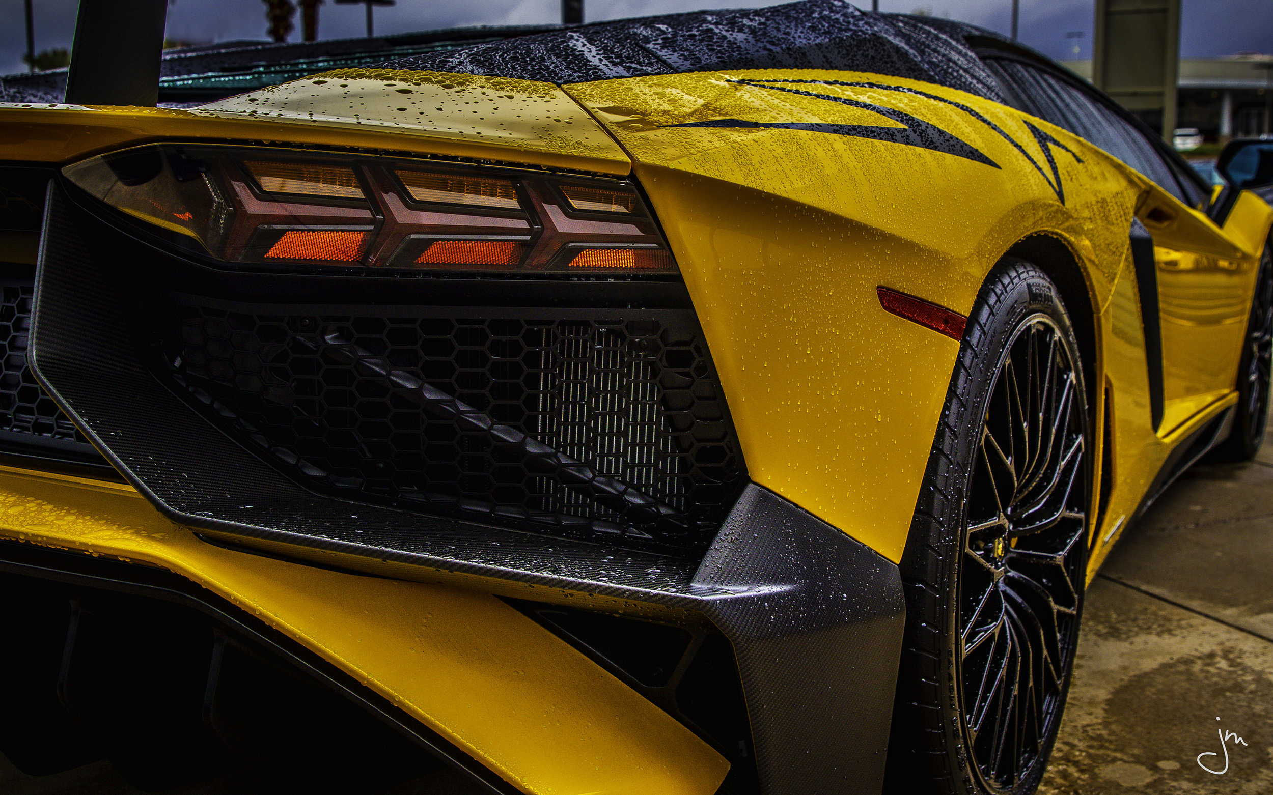 Yellow Aventador.jpg