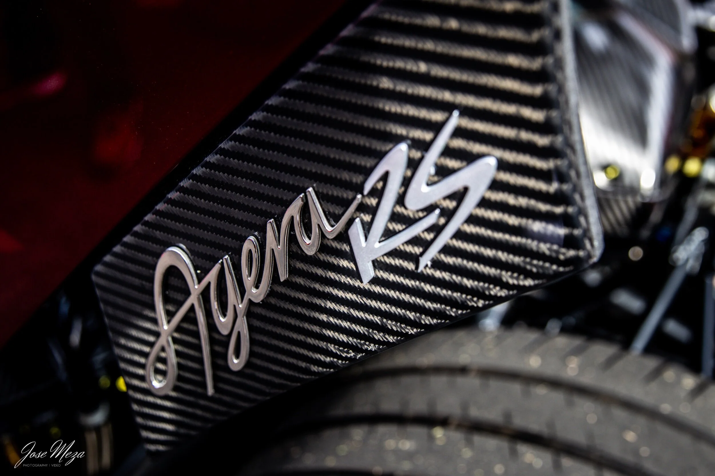 Koenigsegg Agera RS_name badge.jpeg