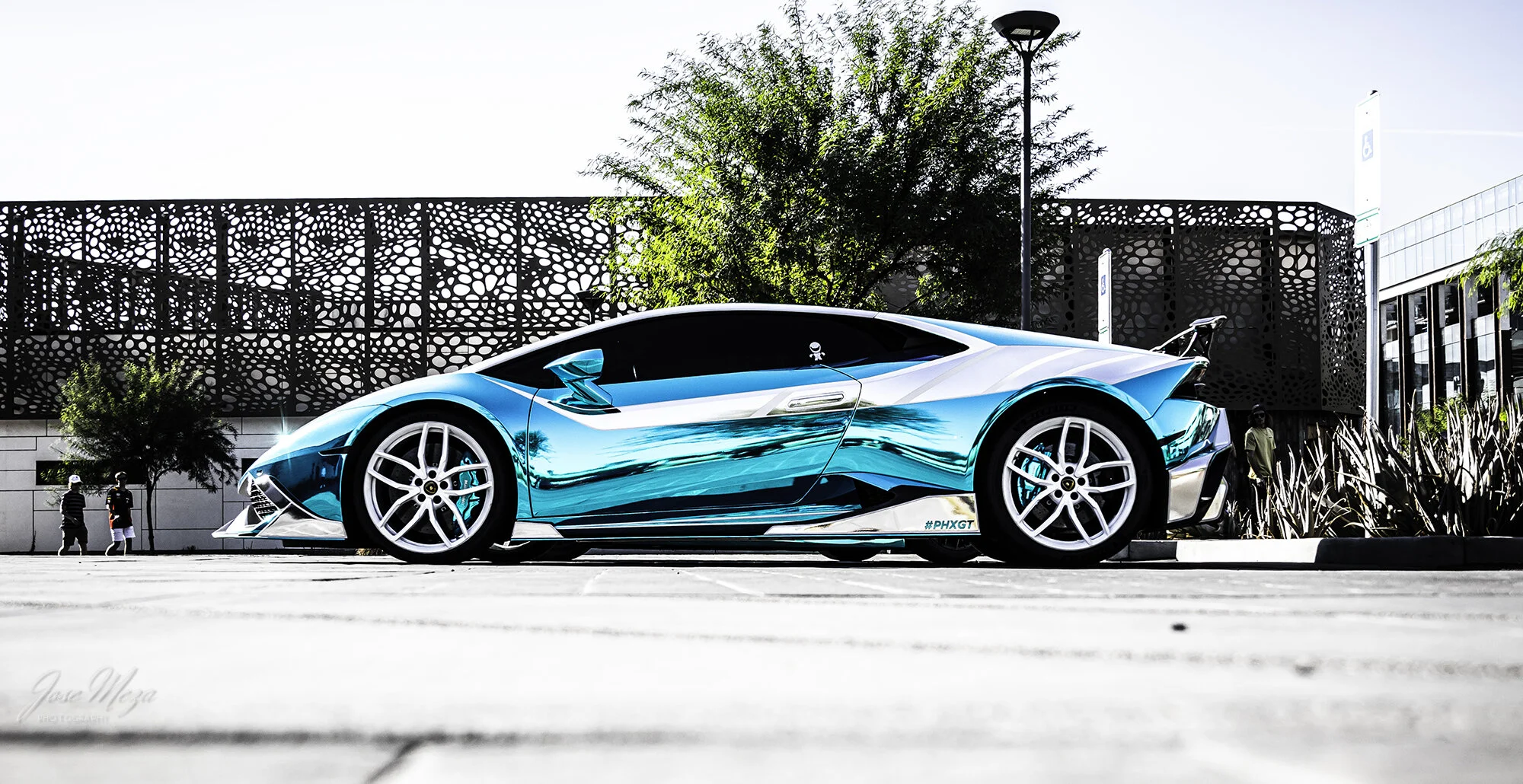 Lambroghini Huracan_SideView_Mirror Green.jpg