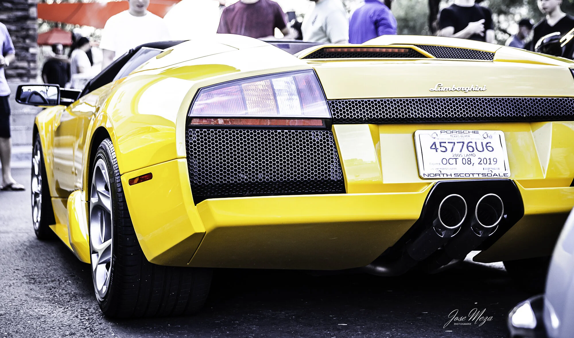 Lamborghini Murci_Yellow_rear.jpg