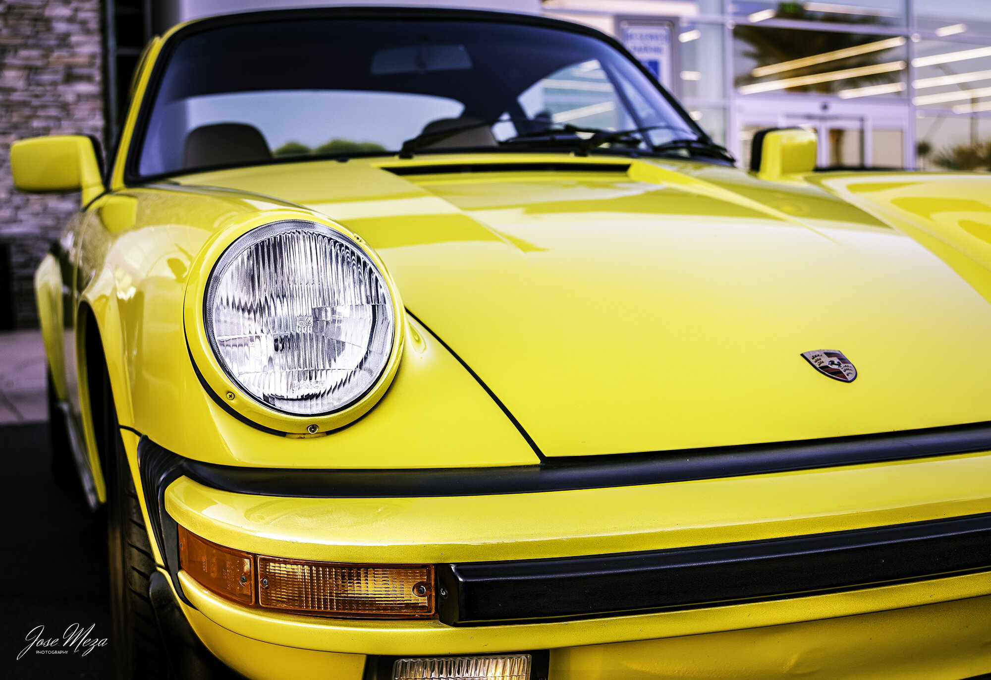 Porsche 911 Yellow_Front.jpg