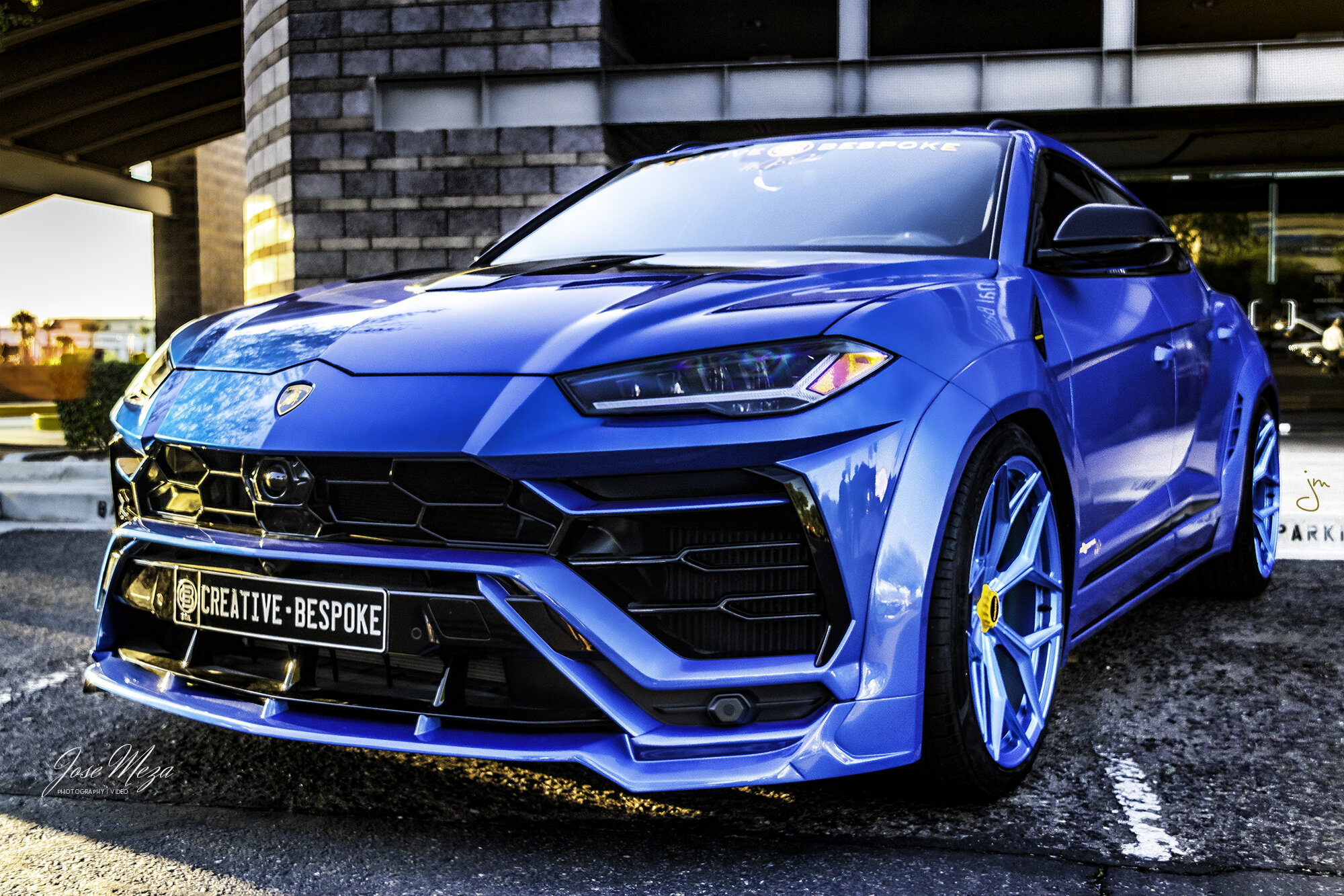 Lamborghini Urus_Blue.jpg