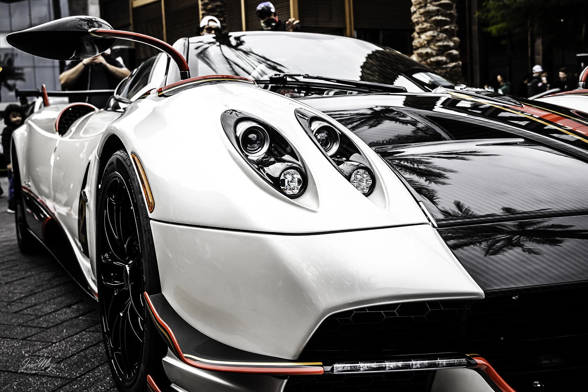 Pagani Huayra_White_QtrFront_Closeup.jpg