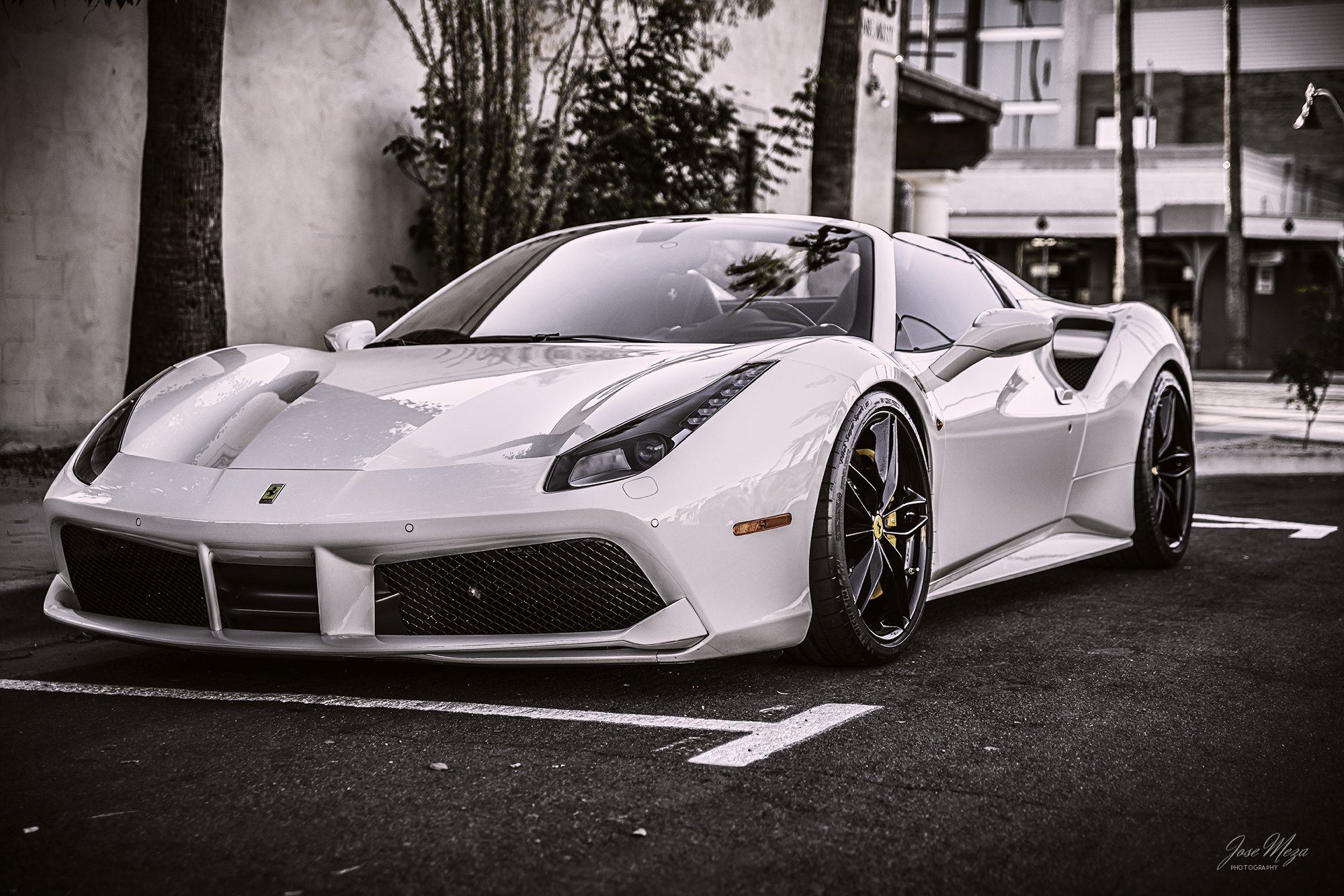 Ferrari 488GTB_White_Qt View.jpg
