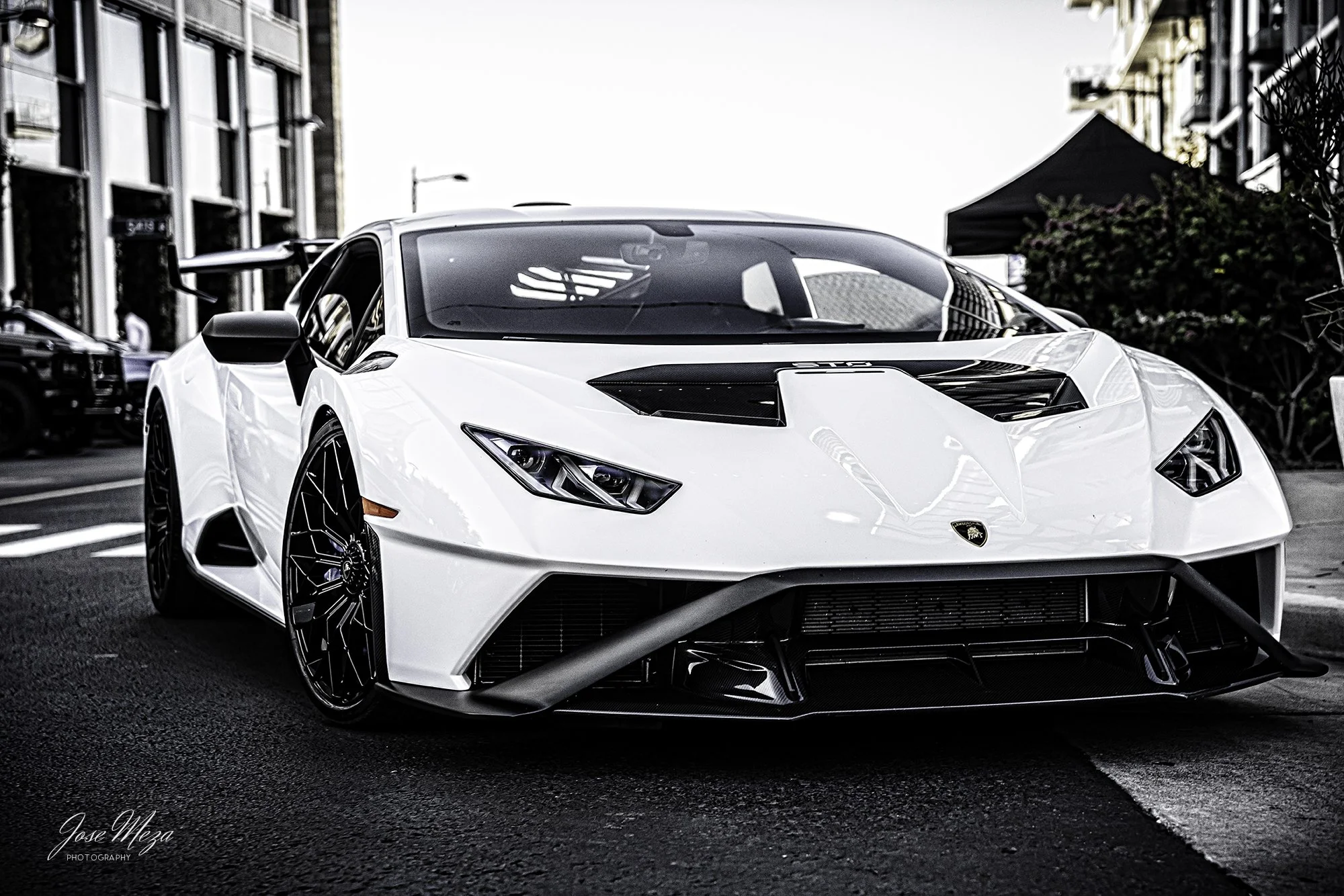 Lamborghini Huracan STO_White_Qtr.jpg