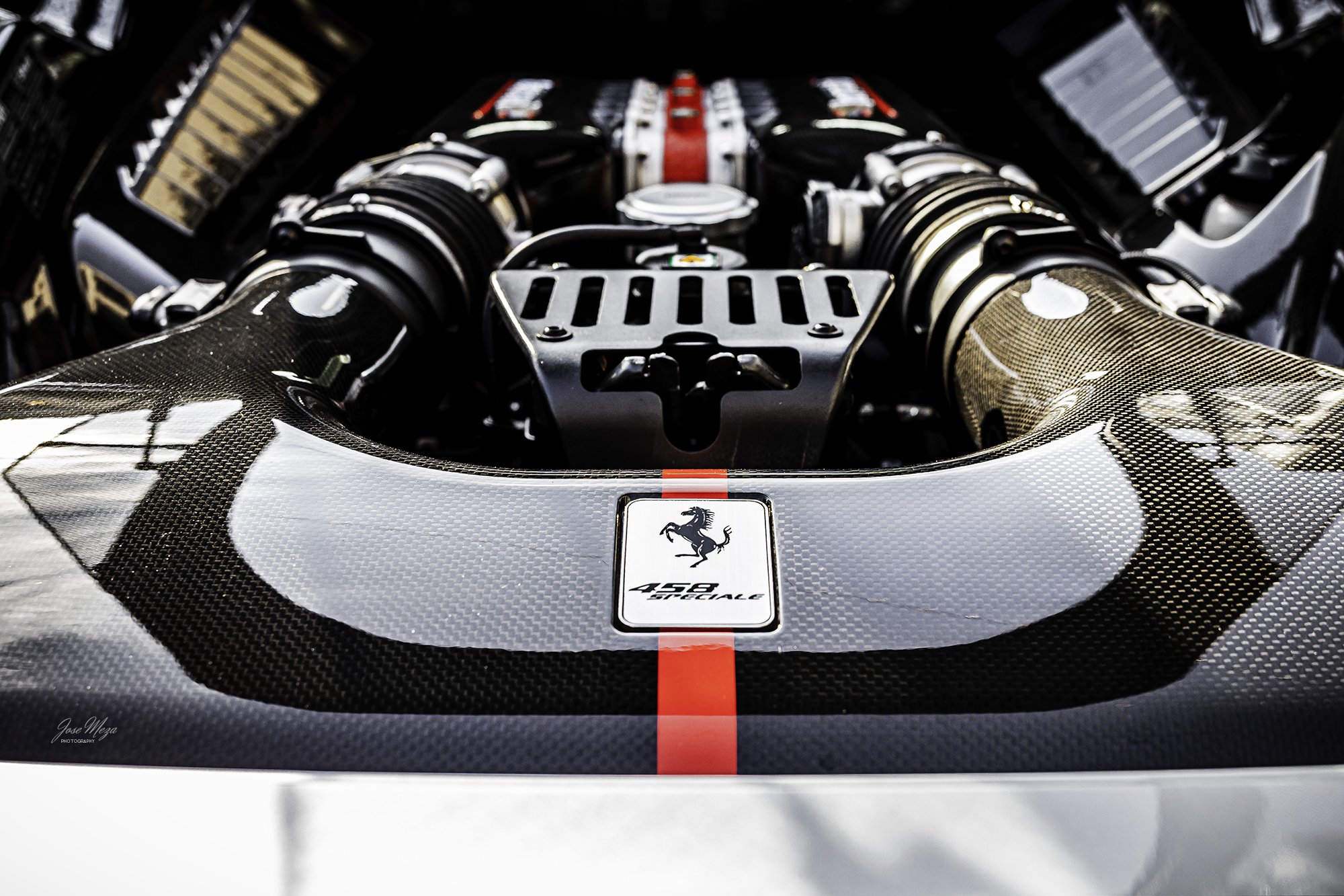 Ferrari 458 Speciale_Engine 2.jpg