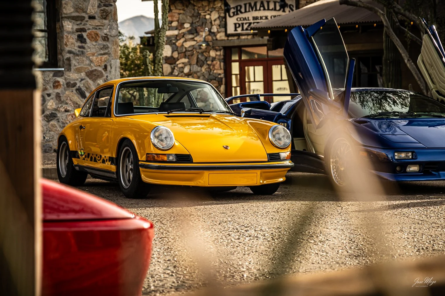 Porsche-Carrera-911-Classic-Yellow-2.jpg
