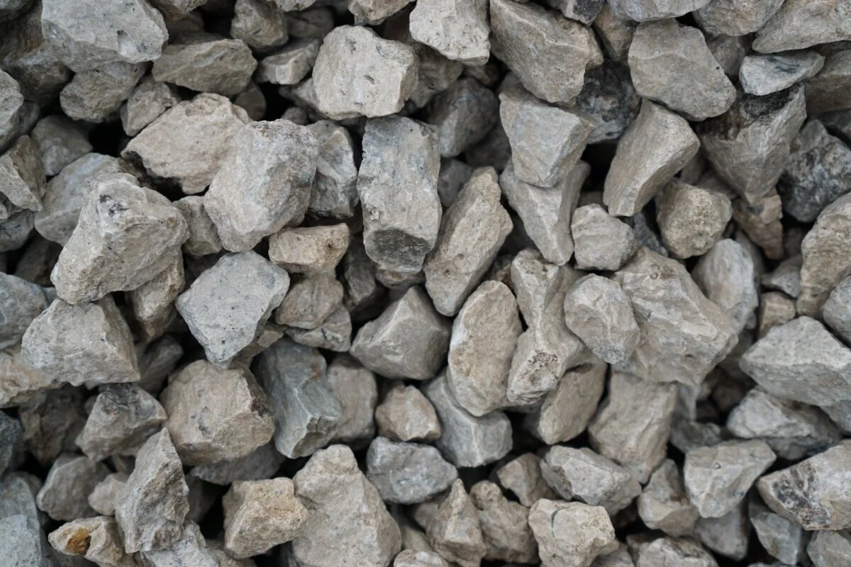 CA-7 3/4" Limestone Chips