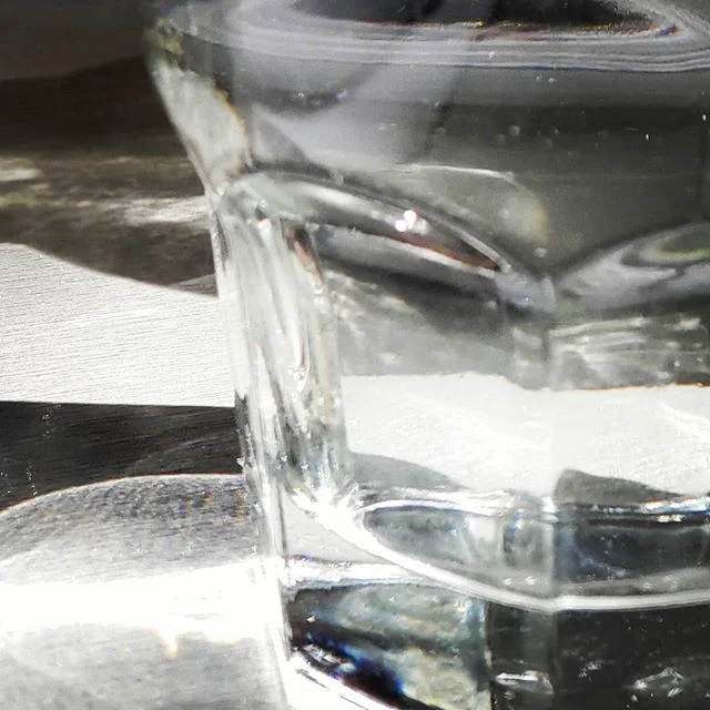 Glass.

#photography #photographie #abstractart #abstractphotography #abstract #abstractstilllife #stilllife #kwfineart #fineart #makestuff #makeart #artoftheeveryday #artoftheday #phonephoto #uwaterloograd #createart #collaborate