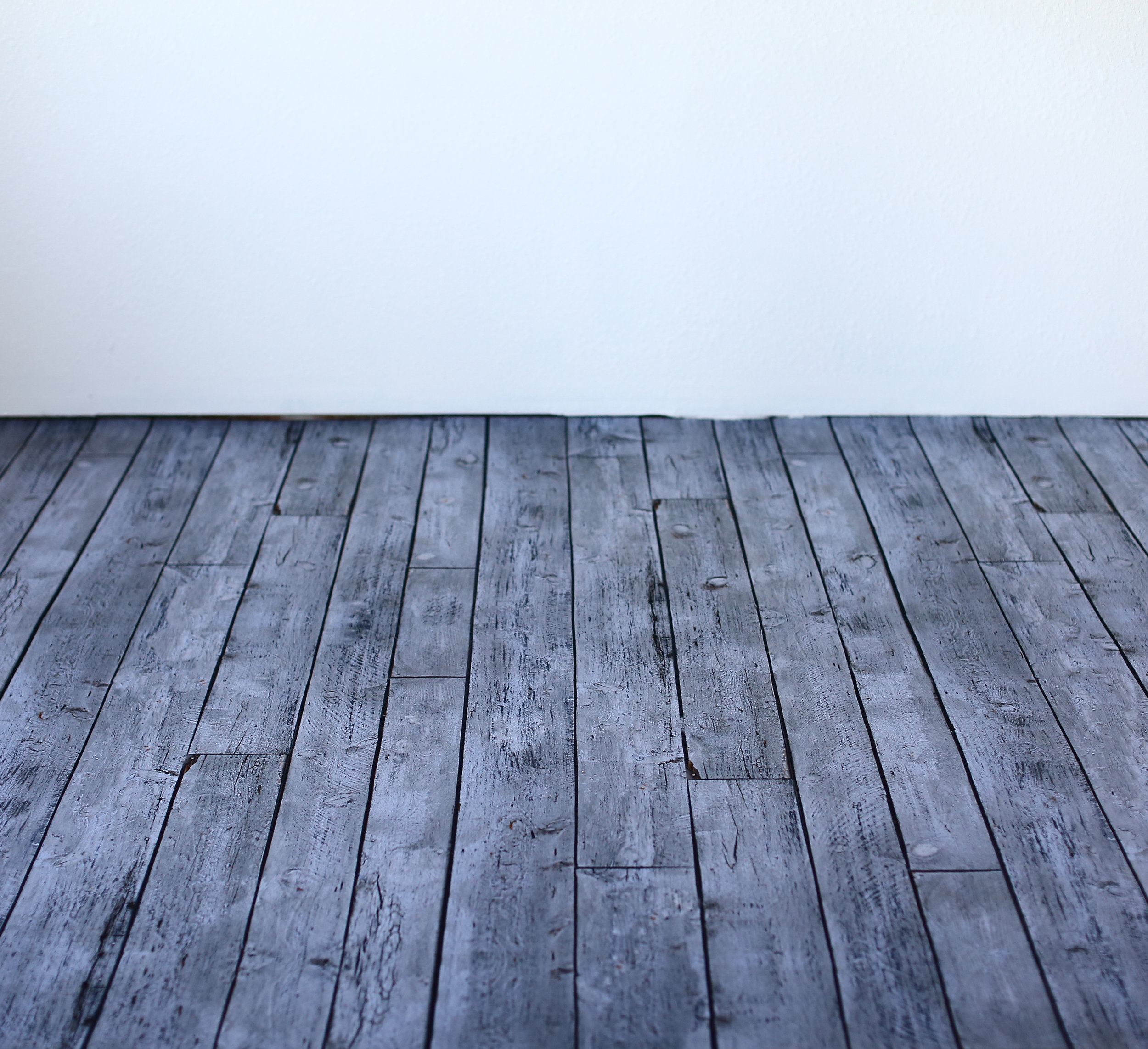 8 X 8 FOOT GREY HARDWOOD RUG