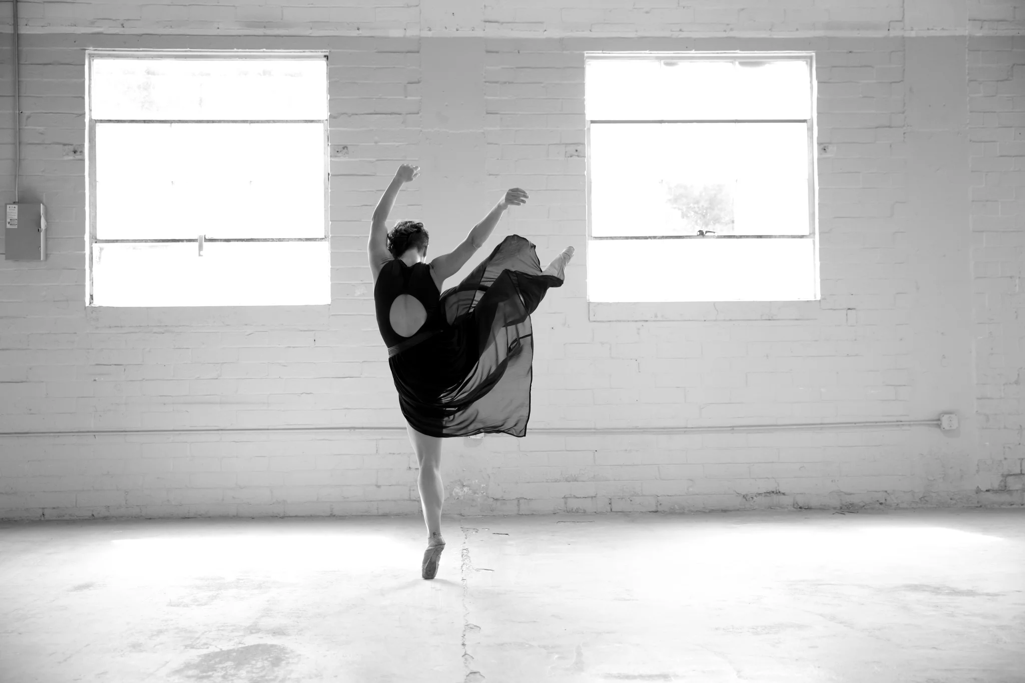 Shooting dancers at Mama's Sauce: industrial space + natural light