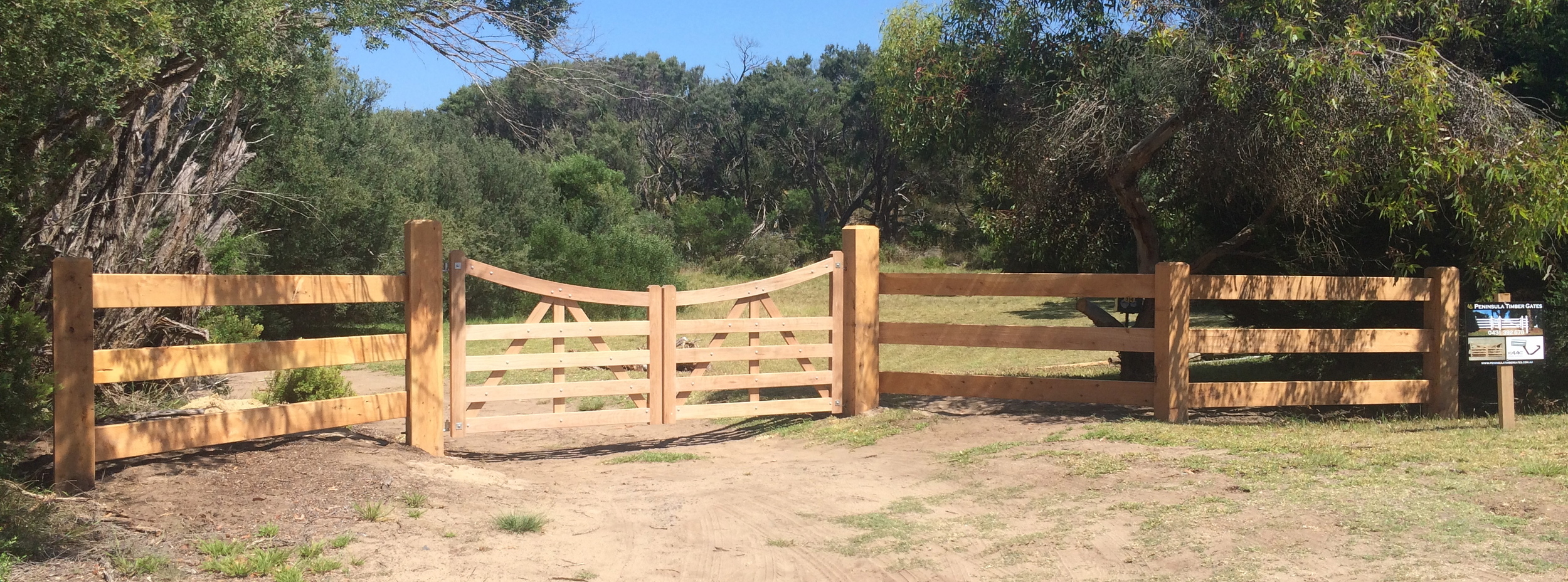 Peninsula Timber Gates Hand Crafted Entrances.JPG
