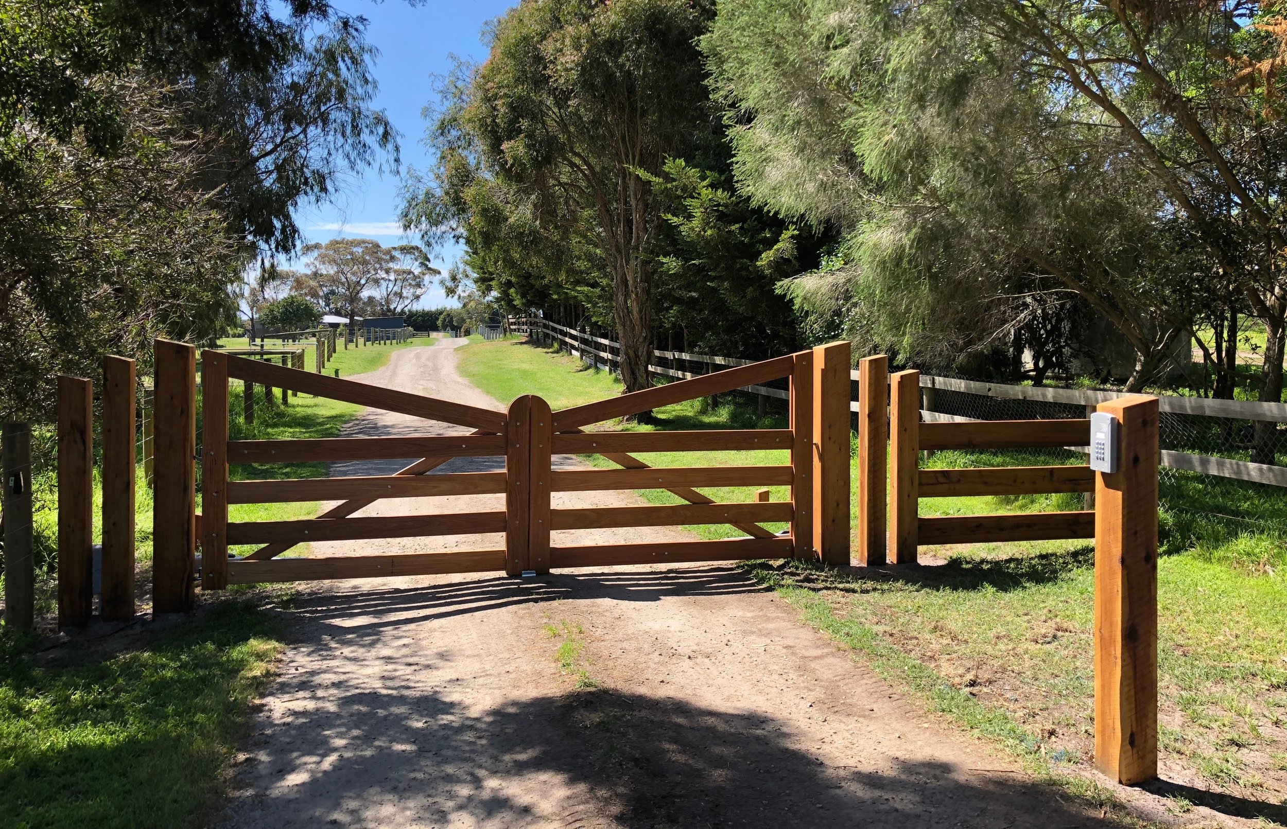 Peninsula Timber Gates