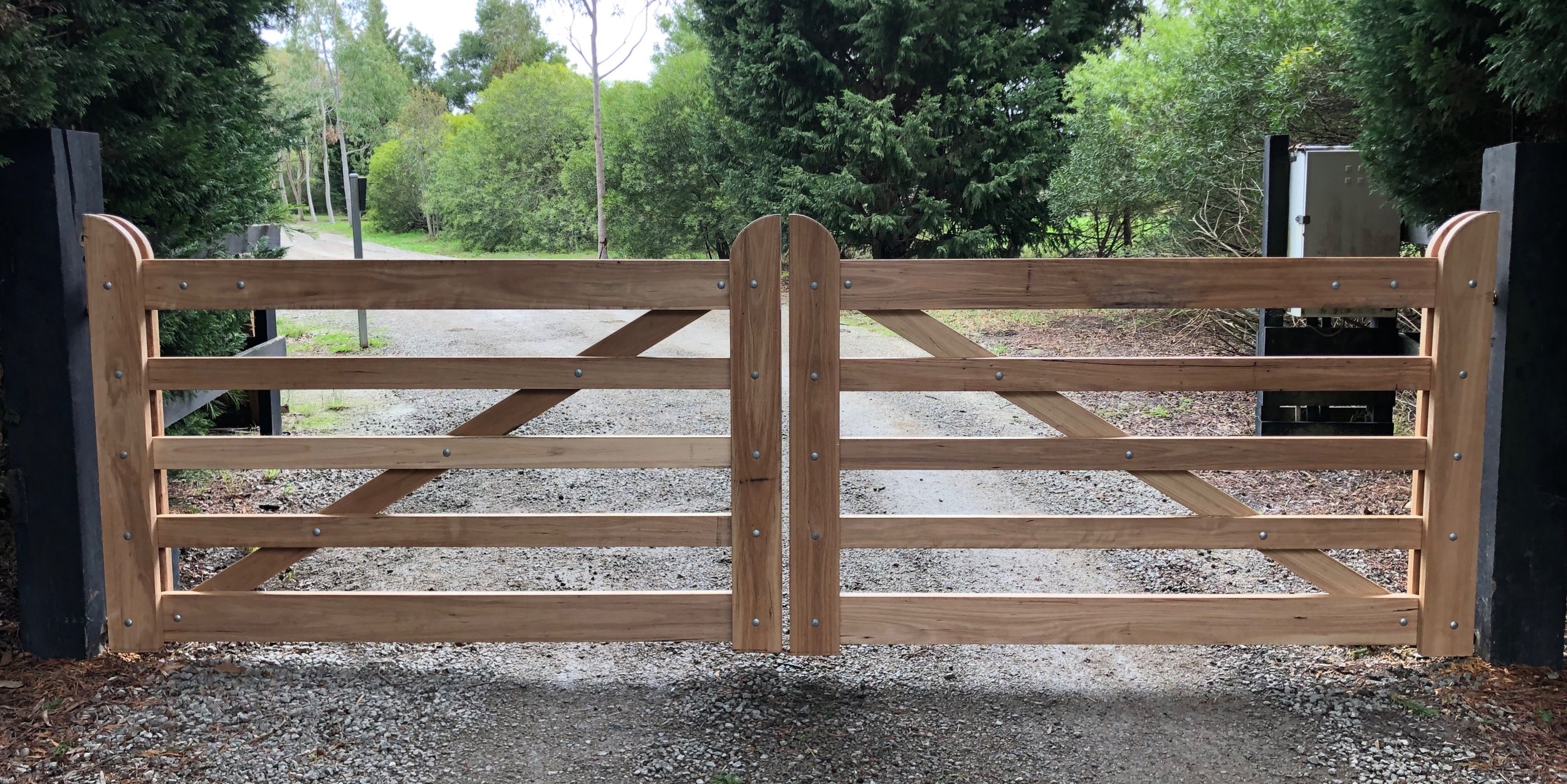 Wareham Double Gates.jpg Peninsula Timber Gates.jpg