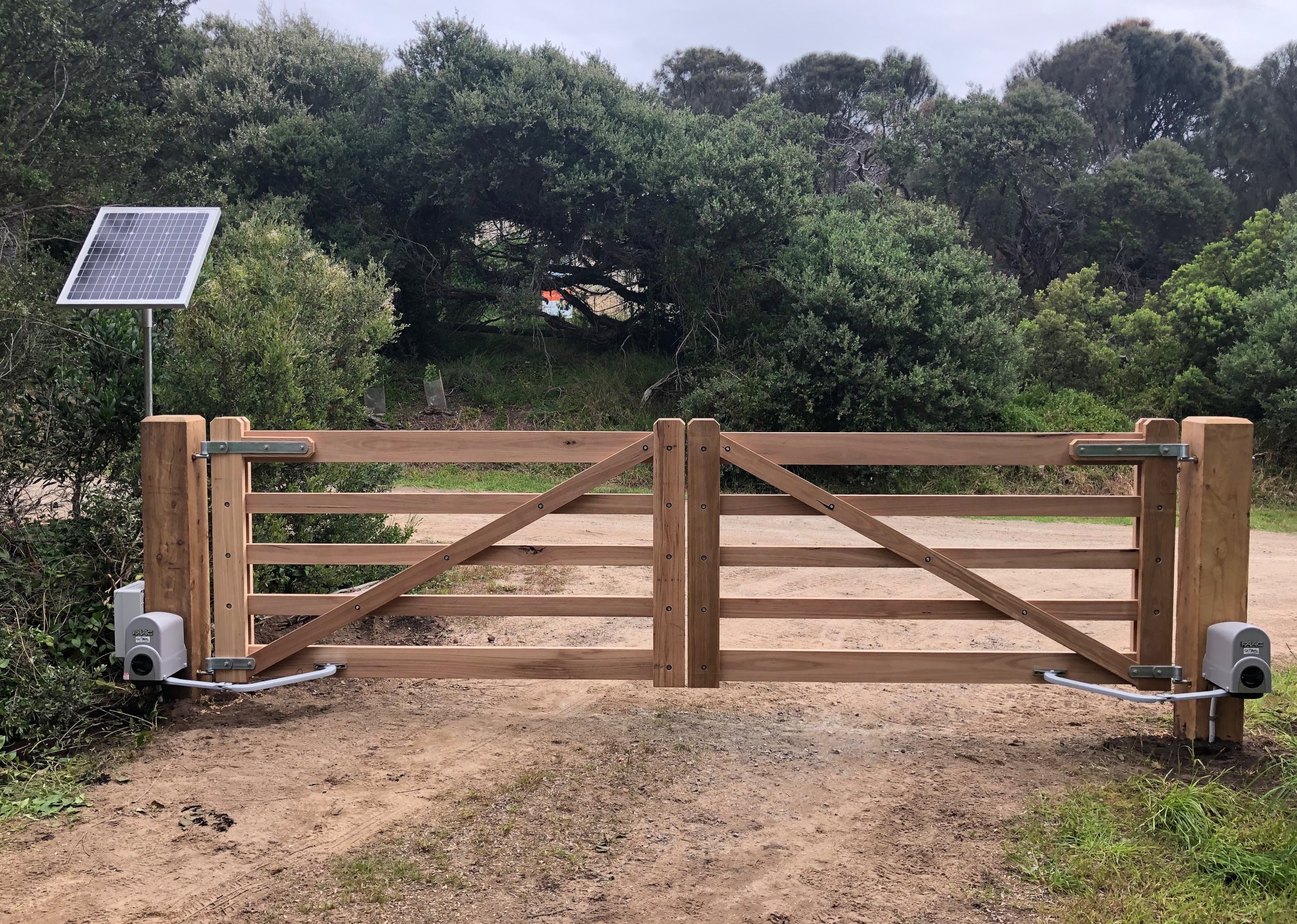 Andy Lees Gates. Peninsula Timber Gates.jpg