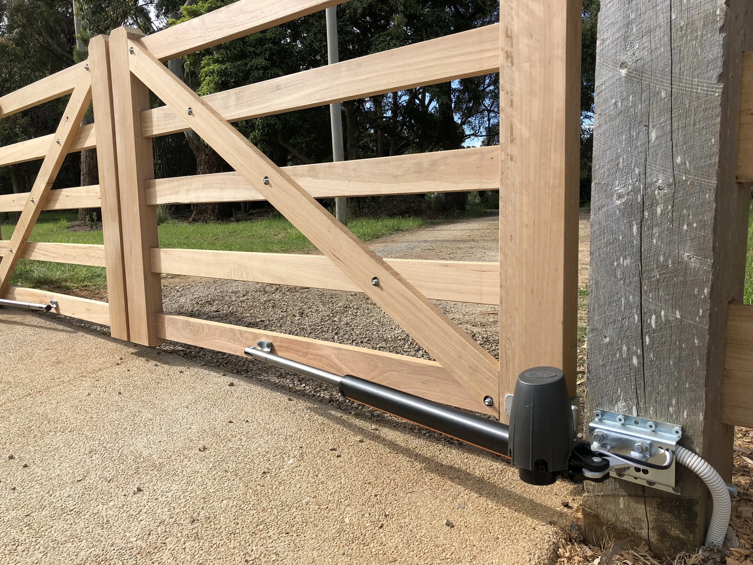 Hermes Italian Gate Motor.jpg Peninsula Timber Gates.jpg