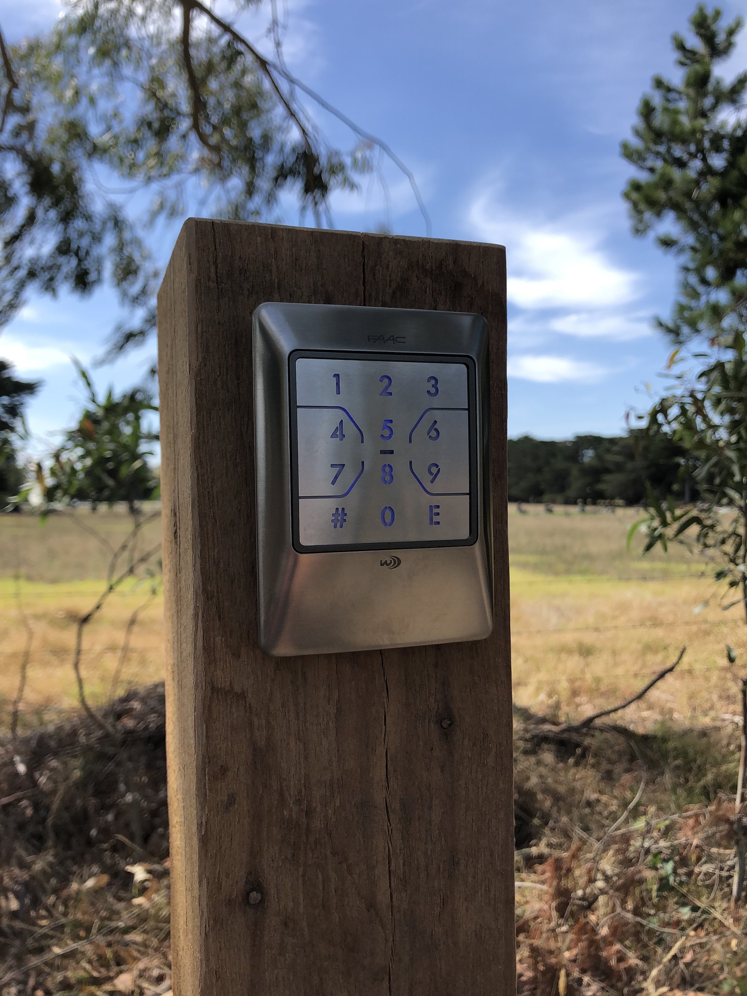 Wireless Stainless Backlit Keypad. Automation installed by Peninsula Timber Gates .jpg