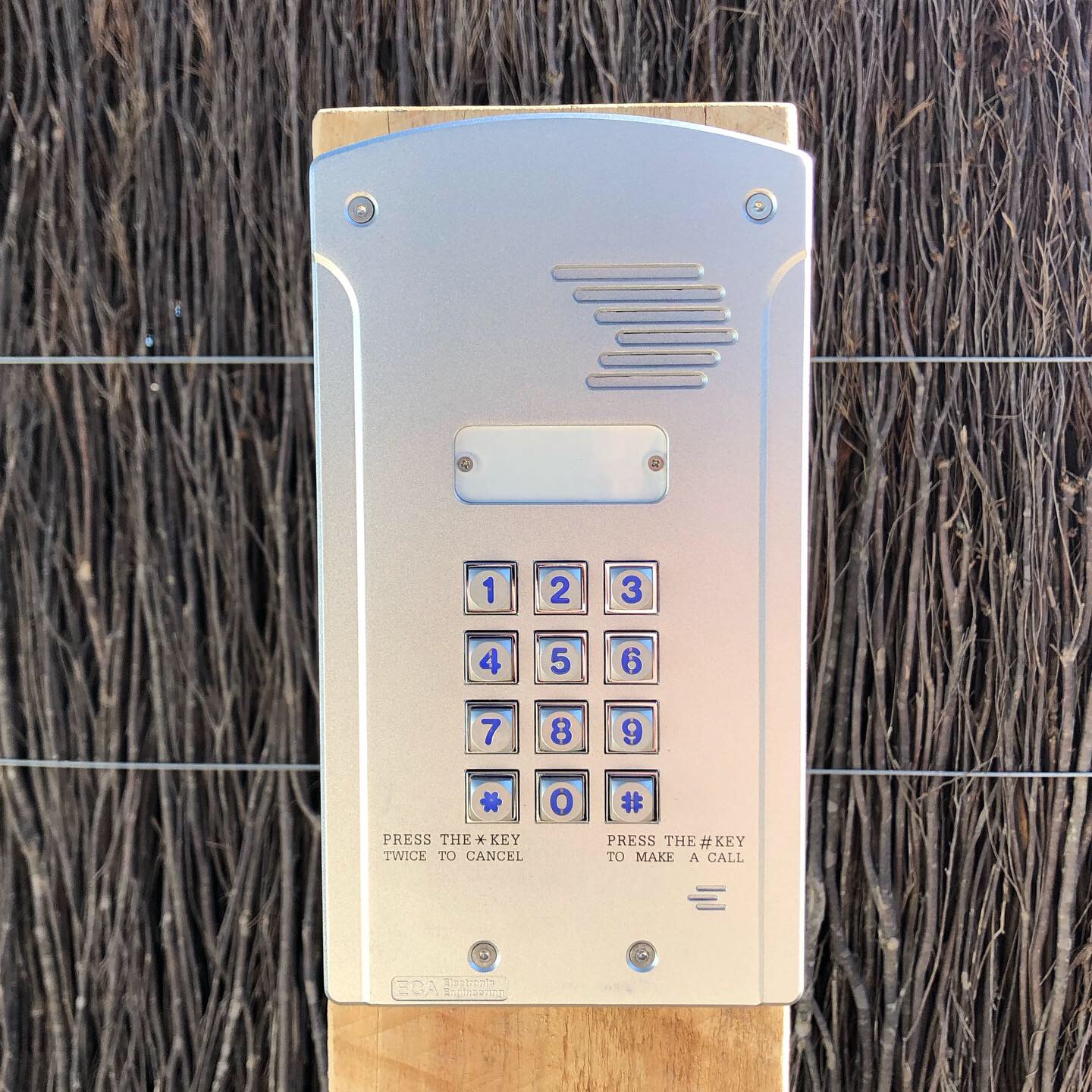 4g Mobile Intercom Systems. Installed by Peninsula Timber Gates.jpg